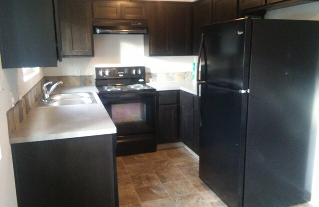 2 beds, 1 bath, 850 sqft, $1,295, Unit 6