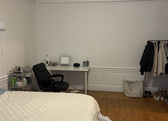 2 beds, 1 bath, 715 sqft, $3,500, Unit 705