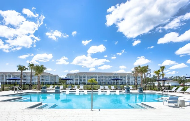 the pool at the resort at longboat key club