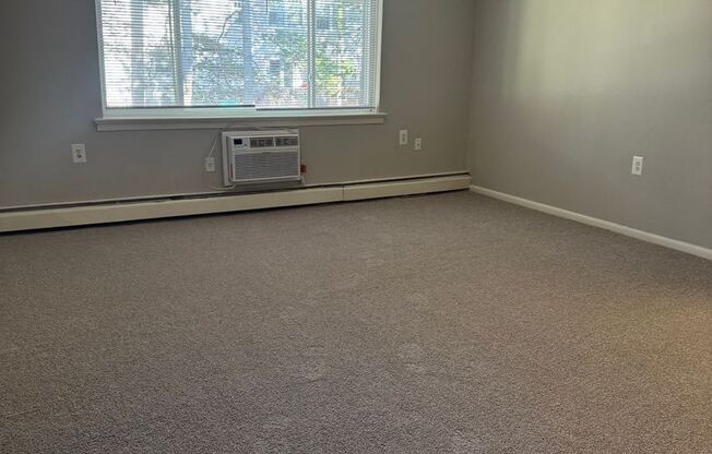 2 beds, 1 bath, 800 sqft, $1,435, Unit 232