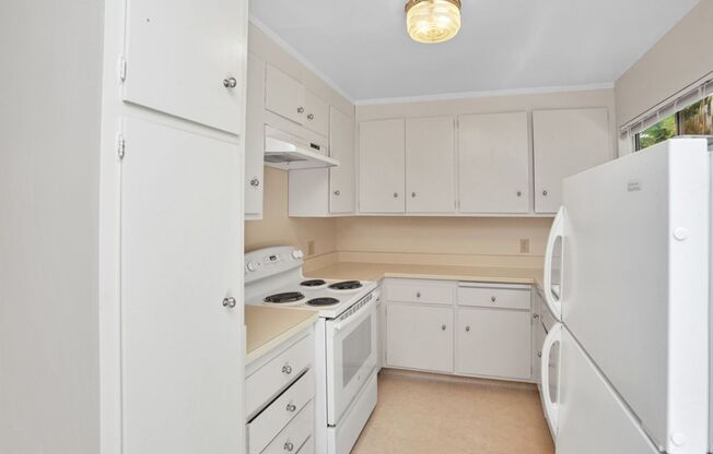 2229 Clinton Ave #C - 2 bedroom | 1.5 bathroom