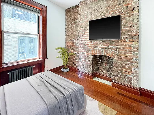 1392 MADISON AVE