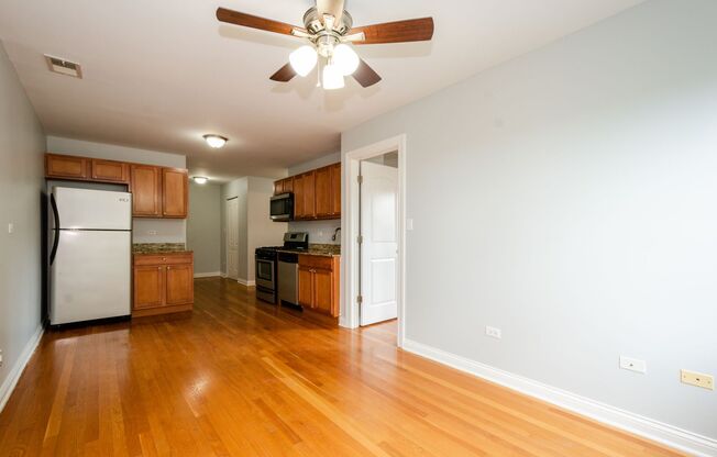 1 bed, 1 bath, 465 sqft, $1,700, Unit 404