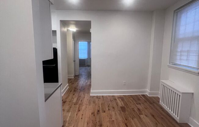 2 beds, 1 bath, 850 sqft, $1,299, Unit WS703A