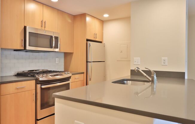 1 bed, 1 bath, 600 sqft, $3,500, Unit 0322