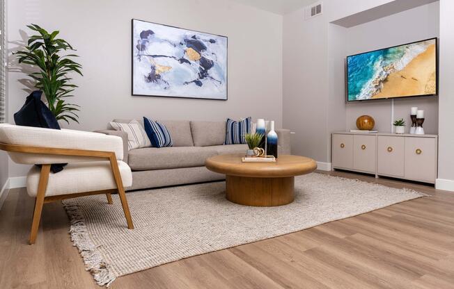 1 bed, 1 bath, 817 sqft, $1,505