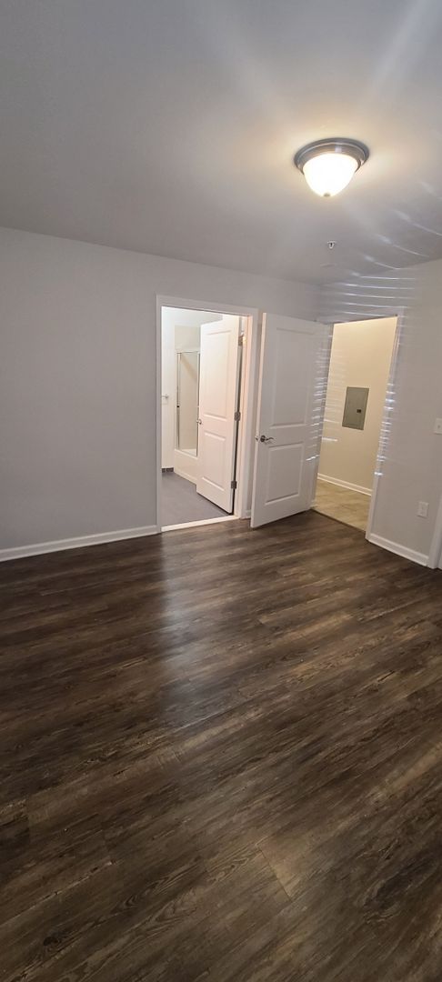 2 beds, 2 baths, $2,195, Unit 108