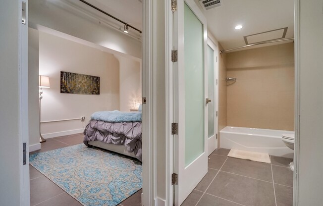 1 bed, 1 bath, 655 sqft, $1,800, Unit M06