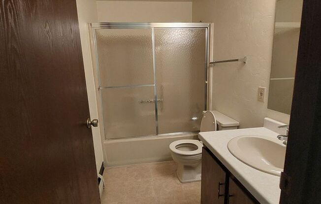 1 bed, 1 bath, 700 sqft, $889