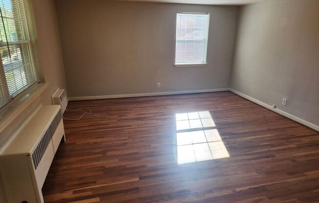 1 bed, 1 bath, 663 sqft, $2,050, Unit D-16