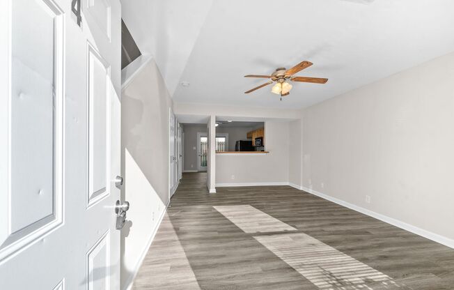 2 Bedroom Pet Friendly Townhome For Rent in Sango!