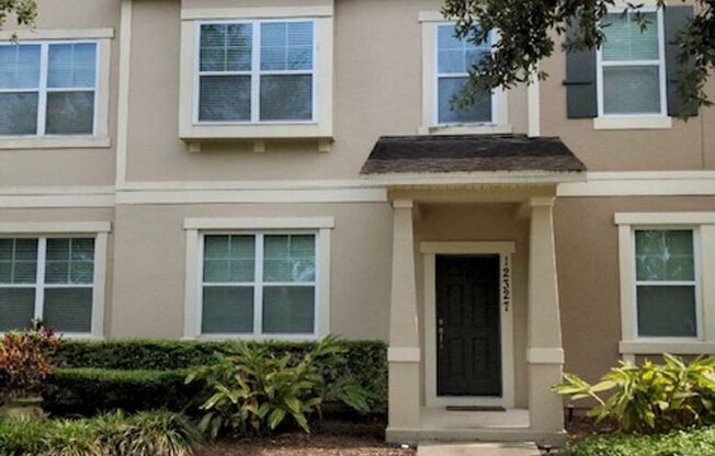 3/2.5 Townhome in the lovely Lakes of Windermere Lake Reams Townhomes! With 2 car garage!