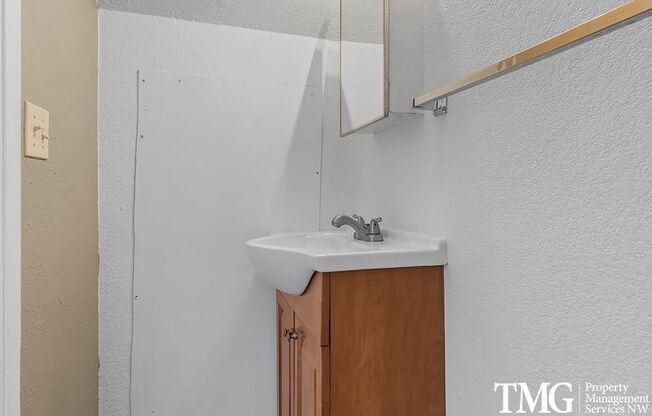 2 beds, 1.5 baths, 1,000 sqft, $1,495, Unit 1330-H5