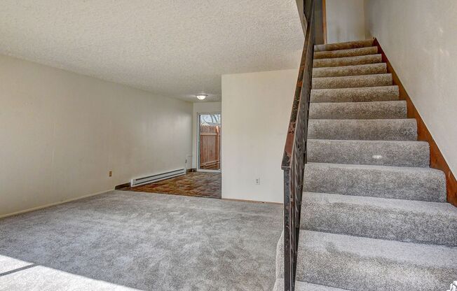 spr03 - 2415 E 30th St
