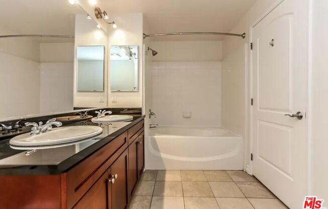 1 bed, 1 bath, 700 sqft, $2,950, Unit 604