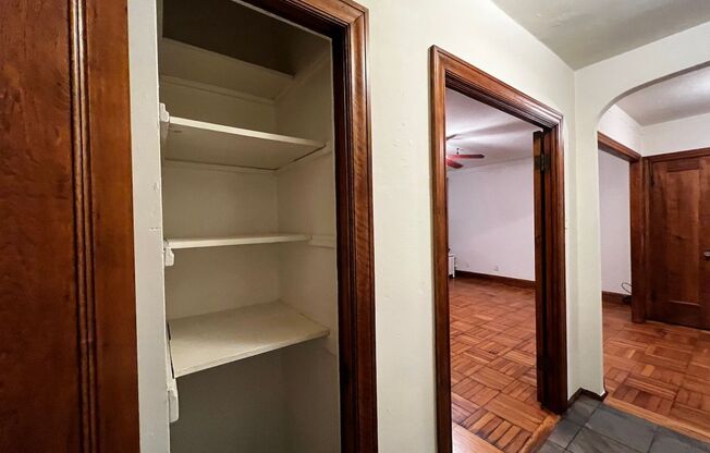 Studio, 1 bath, 400 sqft, $825, Unit 309