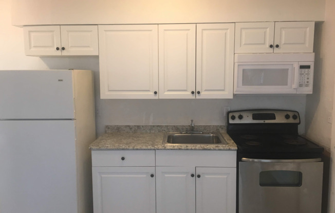 1 bed, 1 bath, 550 sqft, $1,750, Unit 7522 (Bottom Left)