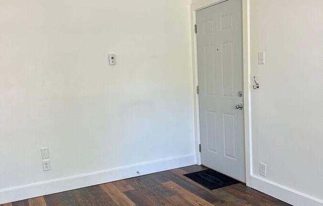 800 W 12 ST