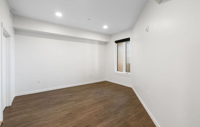 1 bed, 2 baths, 1,090 sqft, $2,250, Unit 524