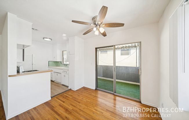 1027 N EDINBURGH AVE