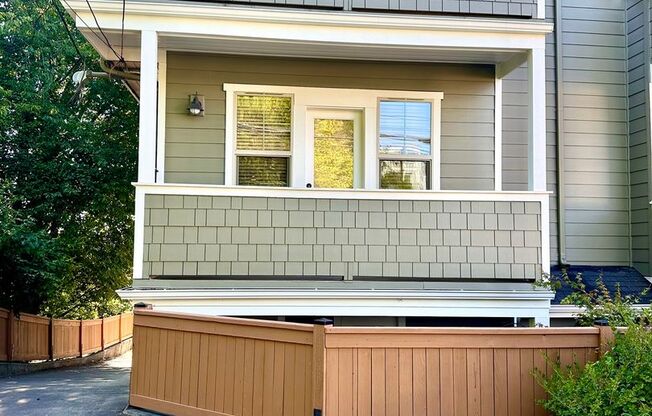 West Seattle Townhouse, Location Location Location!