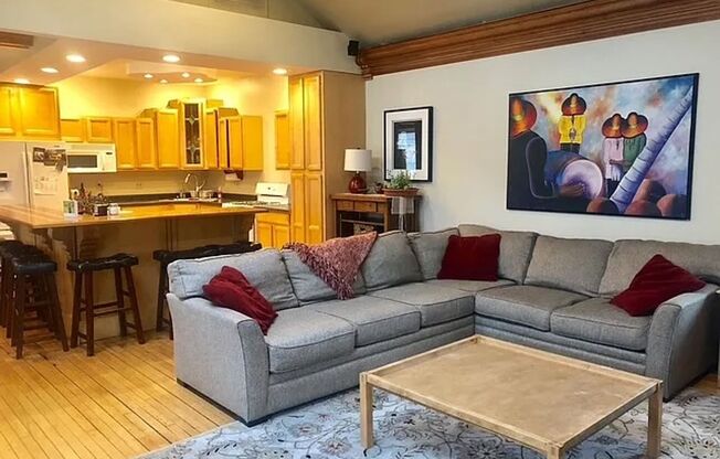 Rare Find in Brewer’s Hill – Bright, Character-Filled 3BR Upper + $500 Move-In Credit!