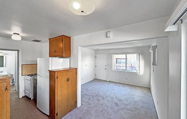 1B 1BA Condo in University Heights w/ Reserved Parking!