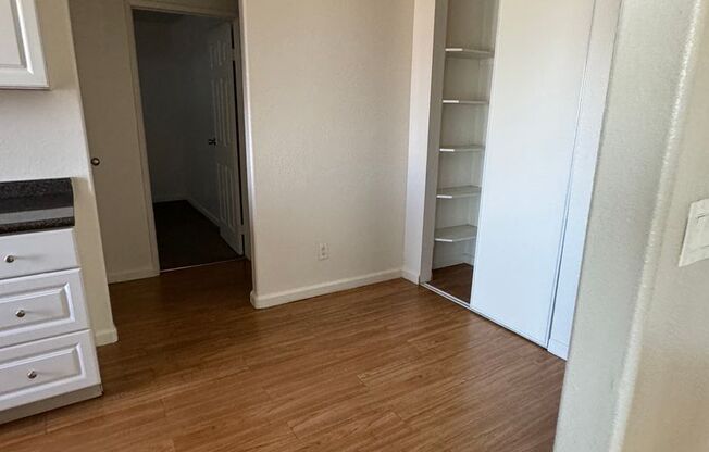 1 bed, 1 bath, 592 sqft, $1,075, Unit 184