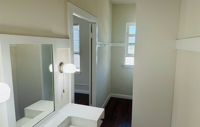 Studio, 1 bath, 420 sqft, $1,635, Unit 409
