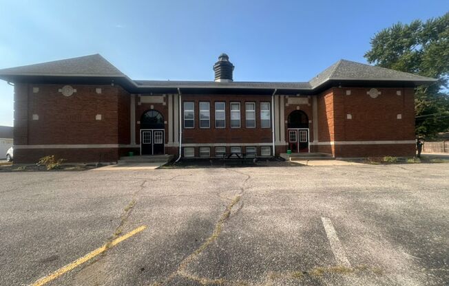 Studio, 1 bath, 400 sqft, $700, Unit 815