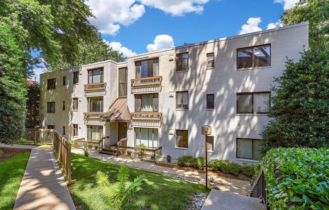 3 bedroom apartment in Glover Park - GEORGETOWN NORTH CONDOMINIUMS