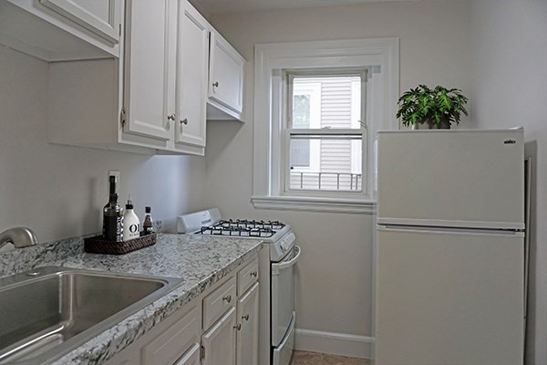 1 bed, 1 bath, 450 sqft, $2,200, Unit 08