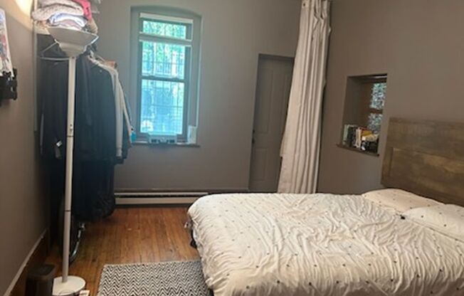 1 bed, 1 bath, $1,050