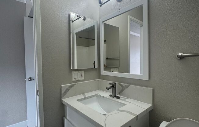 Studio, 1 bath, 415 sqft, $2,475, Unit 17