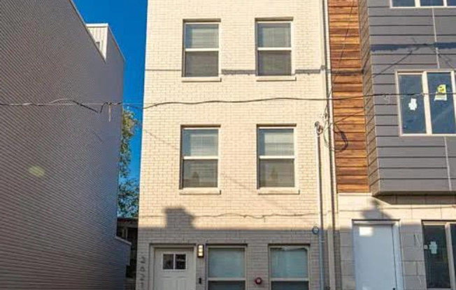 2621 Latona St. Philadelphia, PA 19146