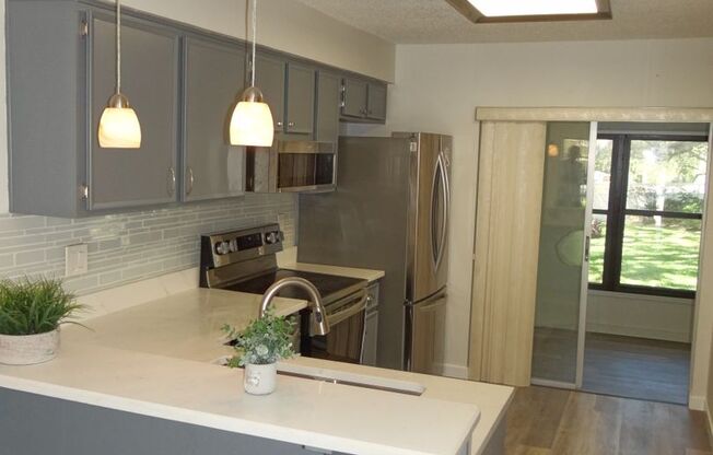 2/2 condo in Dunedin - 55+ community