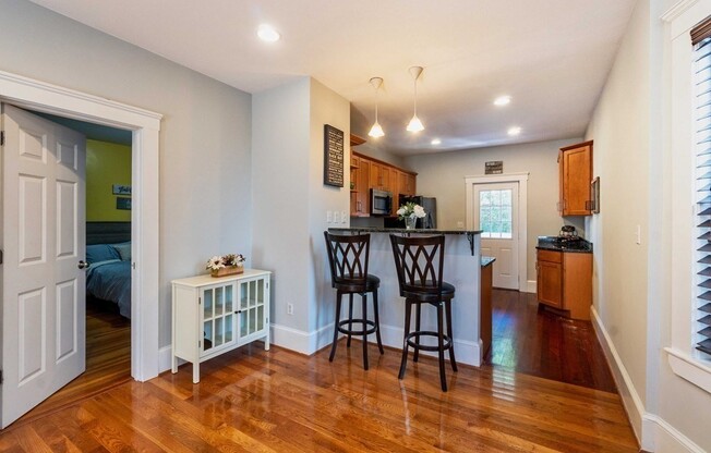 7 TREADWAY RD