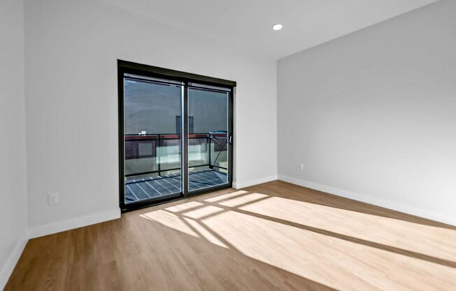 Studio, 1 bath, 392 sqft, $1,225, Unit 410