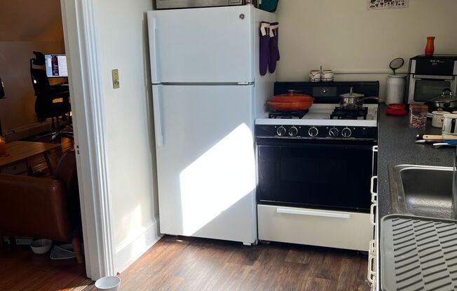 1 bed, 1 bath, $1,249