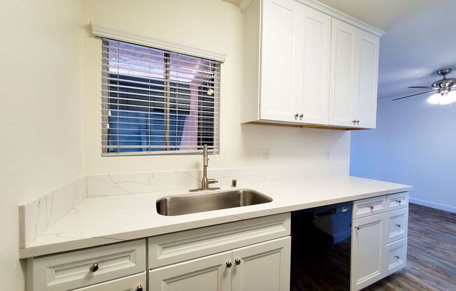 1 bed, 1 bath, $1,695, Unit 19