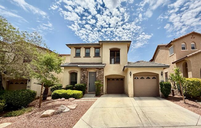 SUMMERLIN POOL HOME WITH SOLAR POWER, 4 BEDROOMS, 3 FULL BATHS!