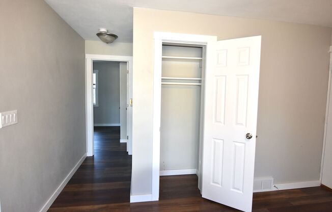 2 beds, 1 bath, 725 sqft, $945, Unit 410 1/2