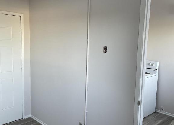 2 beds, 1 bath, 1,000 sqft, $1,995