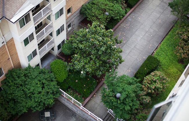 2 beds, 1 bath, 784 sqft, $1,599, Unit GHP410