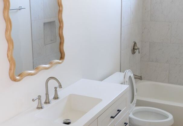 3 bedrooms 2 baths Duplex- ADU style.