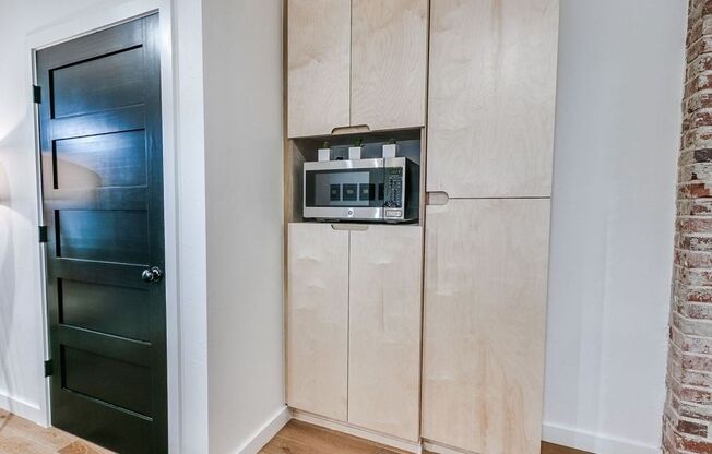 1 bed, 1 bath, 925 sqft, $1,500, Unit 1