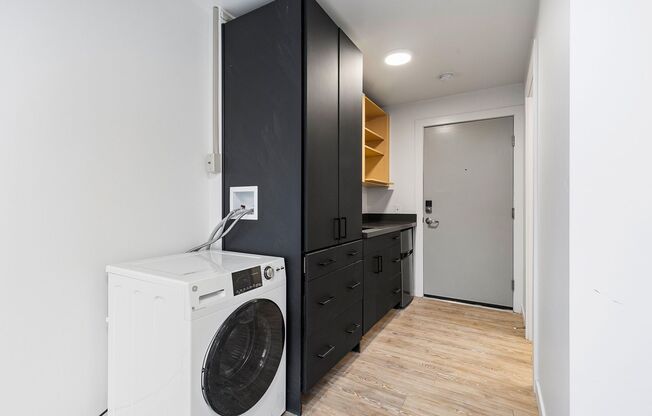 Studio, 1 bath, 187 sqft, $915, Unit 212