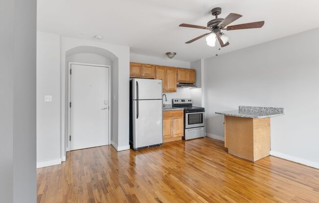 Studio, 1 bath, 275 sqft, $1,275, Unit 7450-53
