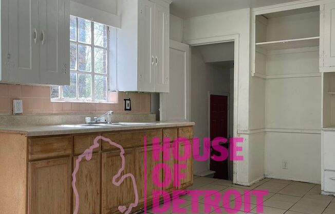 3 beds, 1 bath, $1,235
