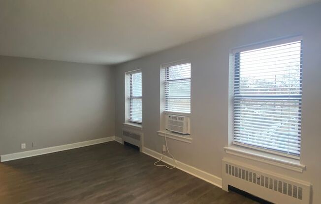 Studio, 1 bath, 465 sqft, $845, Unit 6244 Oakland Ave #310